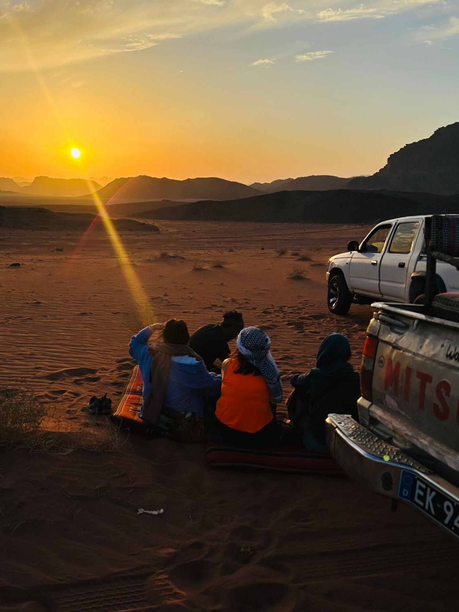 Wadi Rum Sunrise Camp 외부 사진