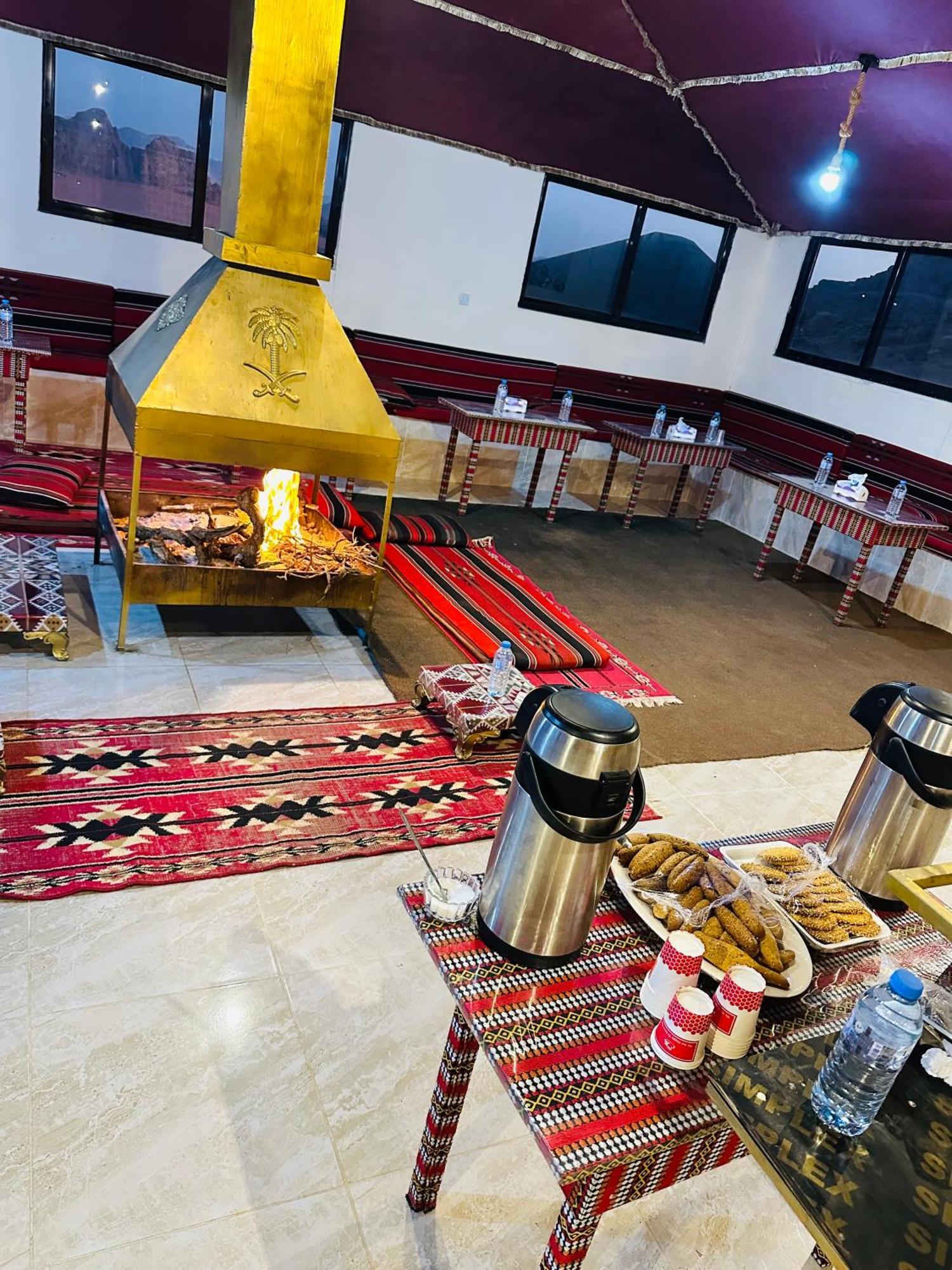 Wadi Rum Sunrise Camp 외부 사진